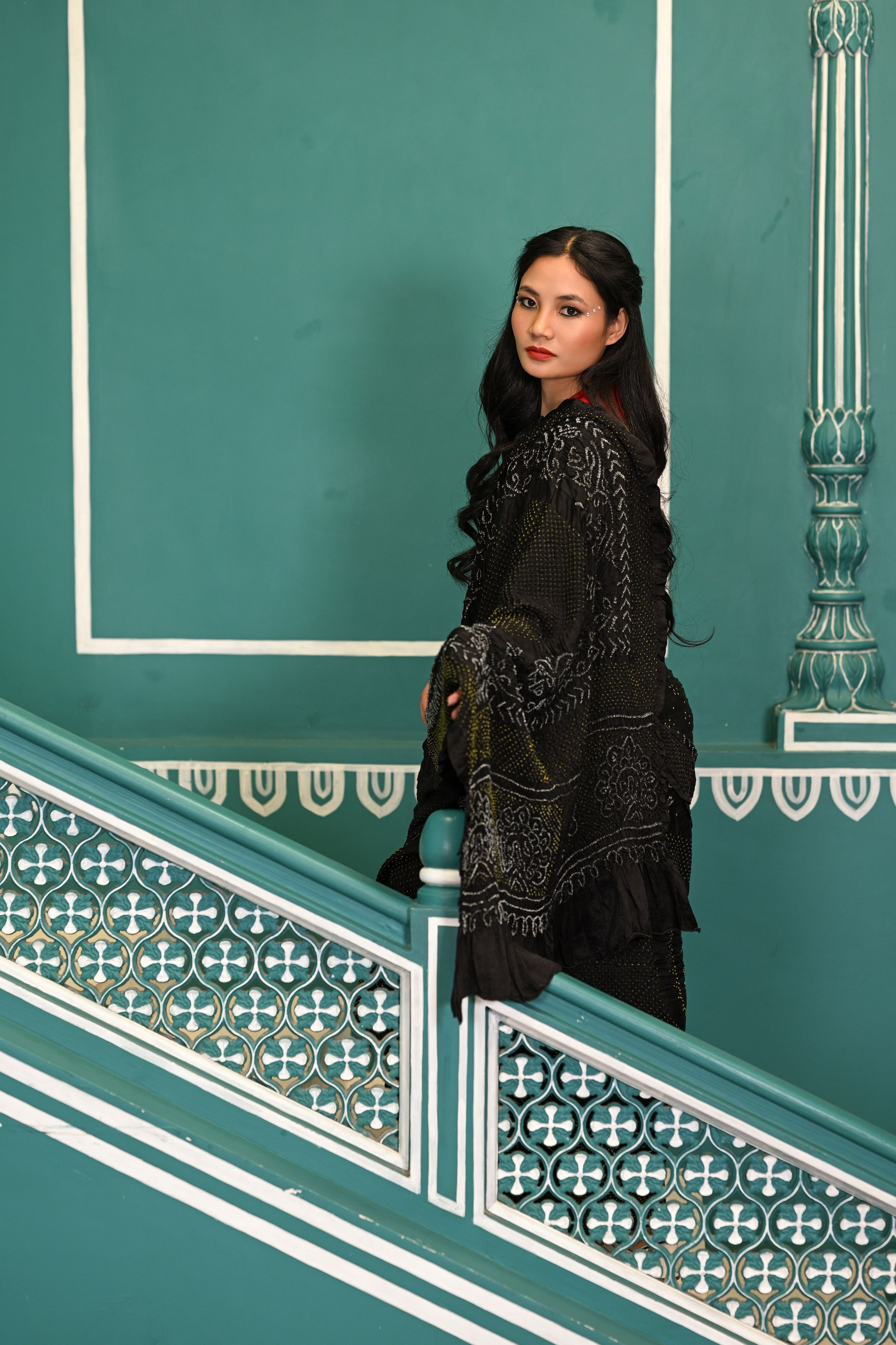 BLACK CLASSIC TRADITIONAL BANDHANI SILK SAREE