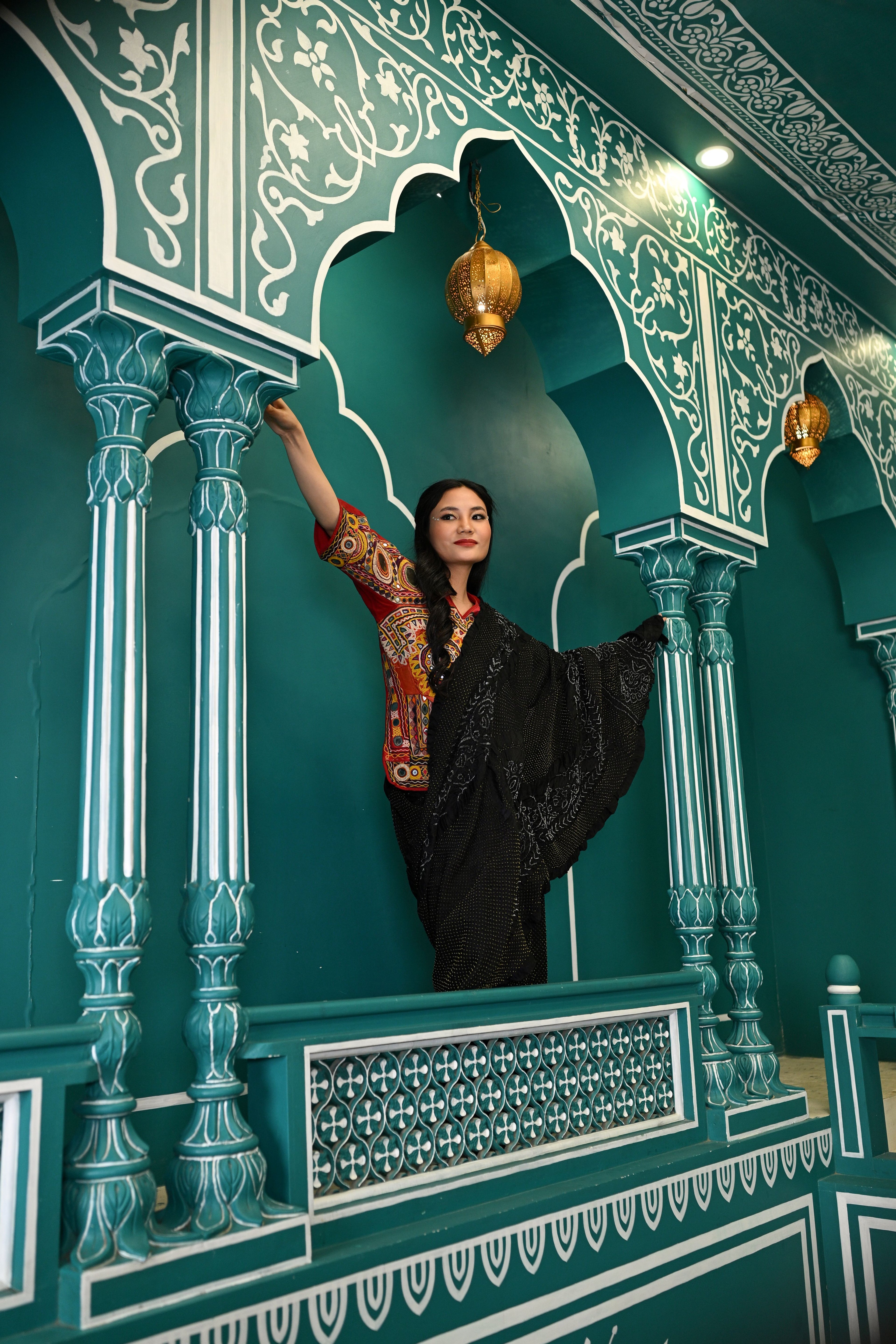 BLACK CLASSIC TRADITIONAL BANDHANI SILK SAREE