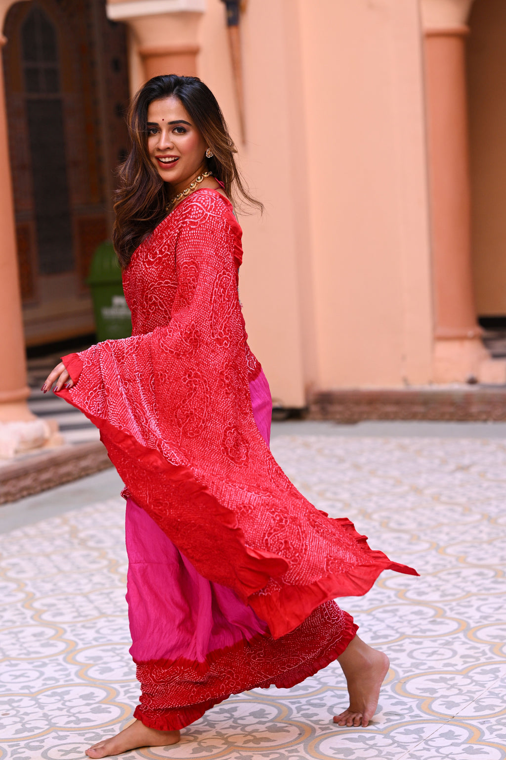 PINK-RED YIN-YANG HALF FULL HALF EMPTY PAISLEY BANDHANI SILK SAREE