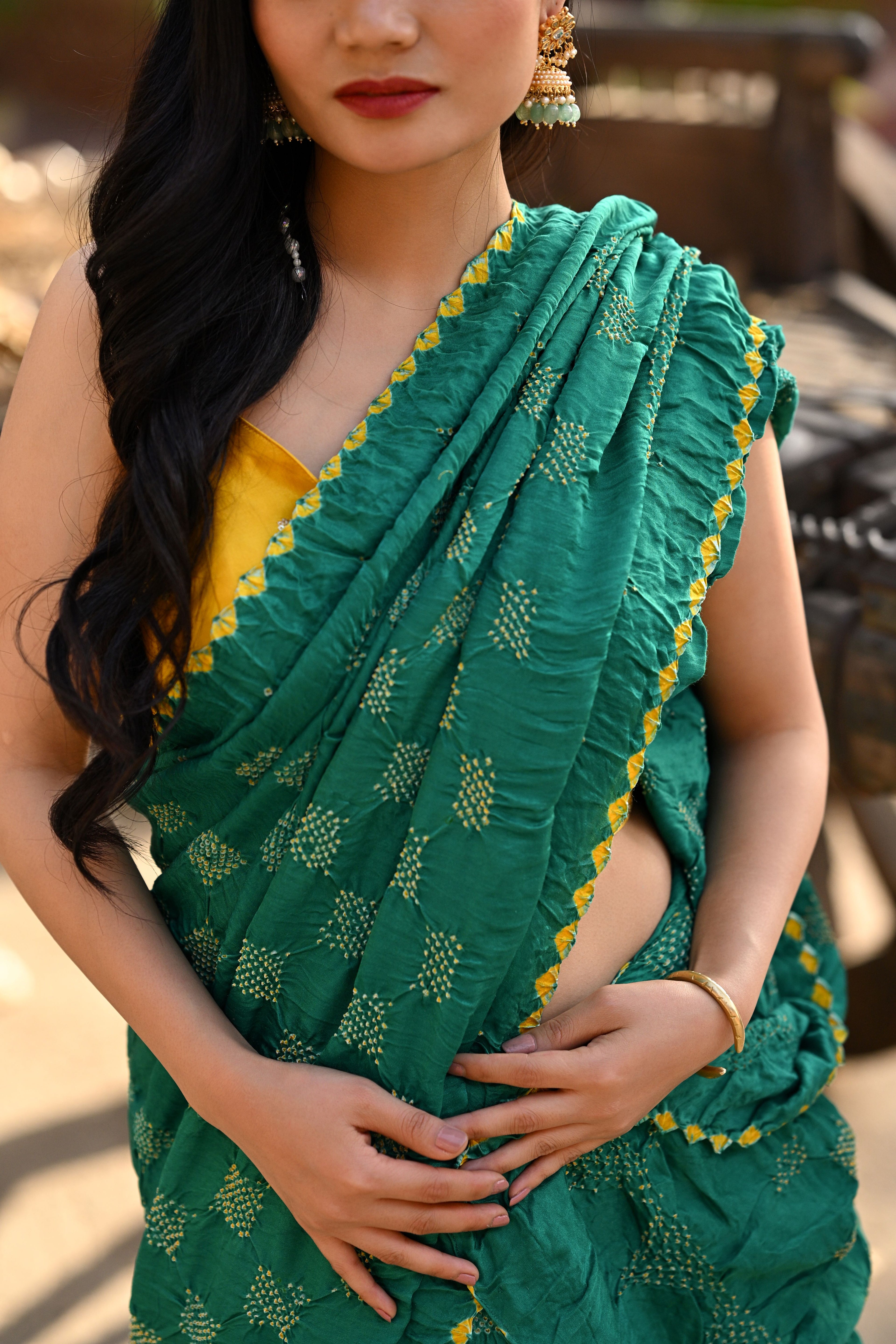 GREEN GEOMETRIC SQUARE BANDHANI SILK SAREE