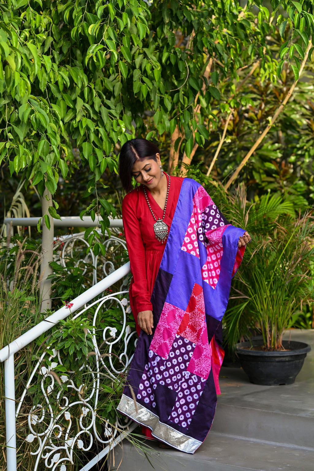 PINK-PURPLE BAARADOZI PATCHWORK REVERSIBLE SILK STOLE WITH LAMPI BORDER