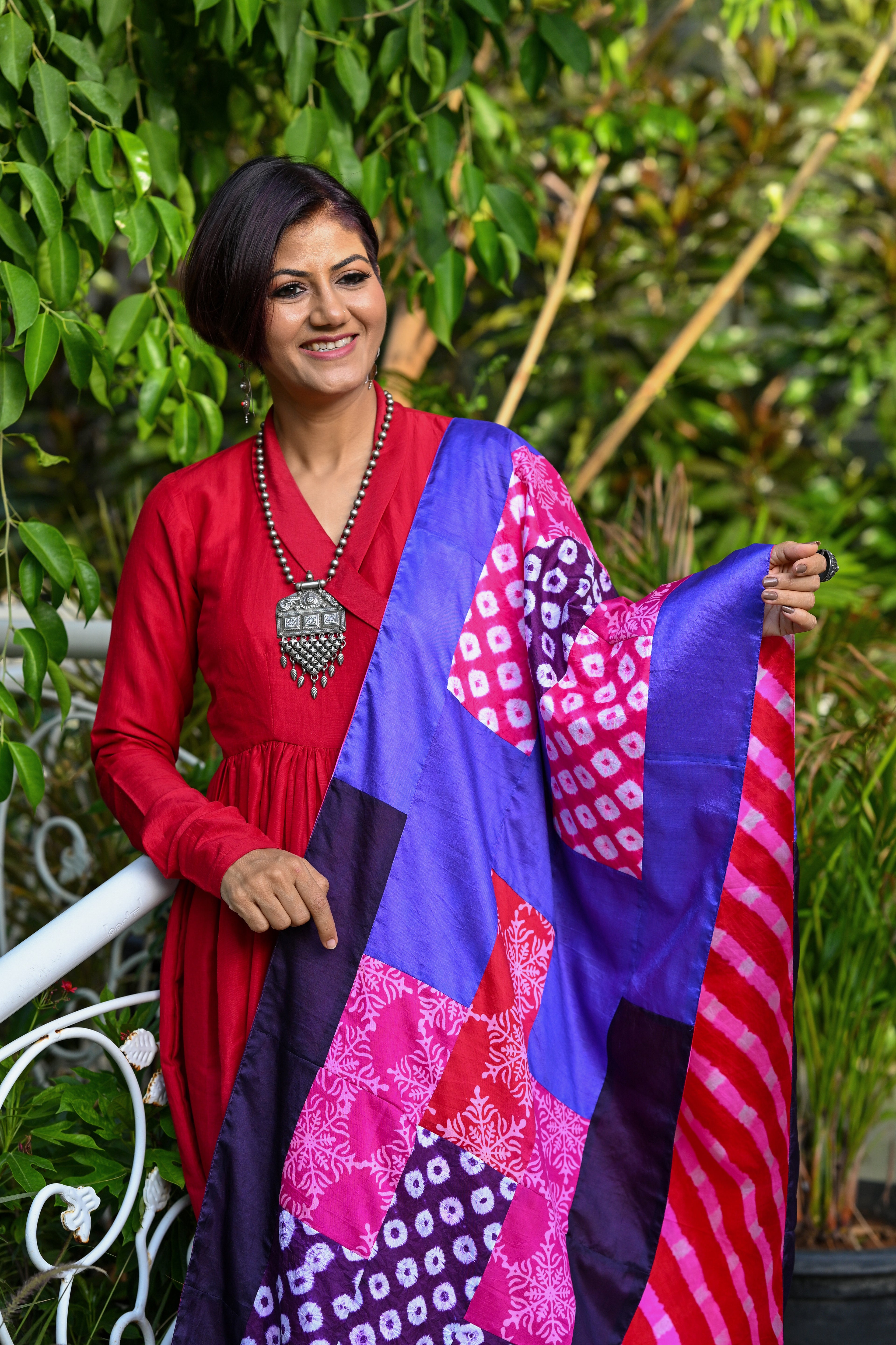 PINK-PURPLE BAARADOZI PATCHWORK REVERSIBLE SILK STOLE WITH LAMPI BORDER
