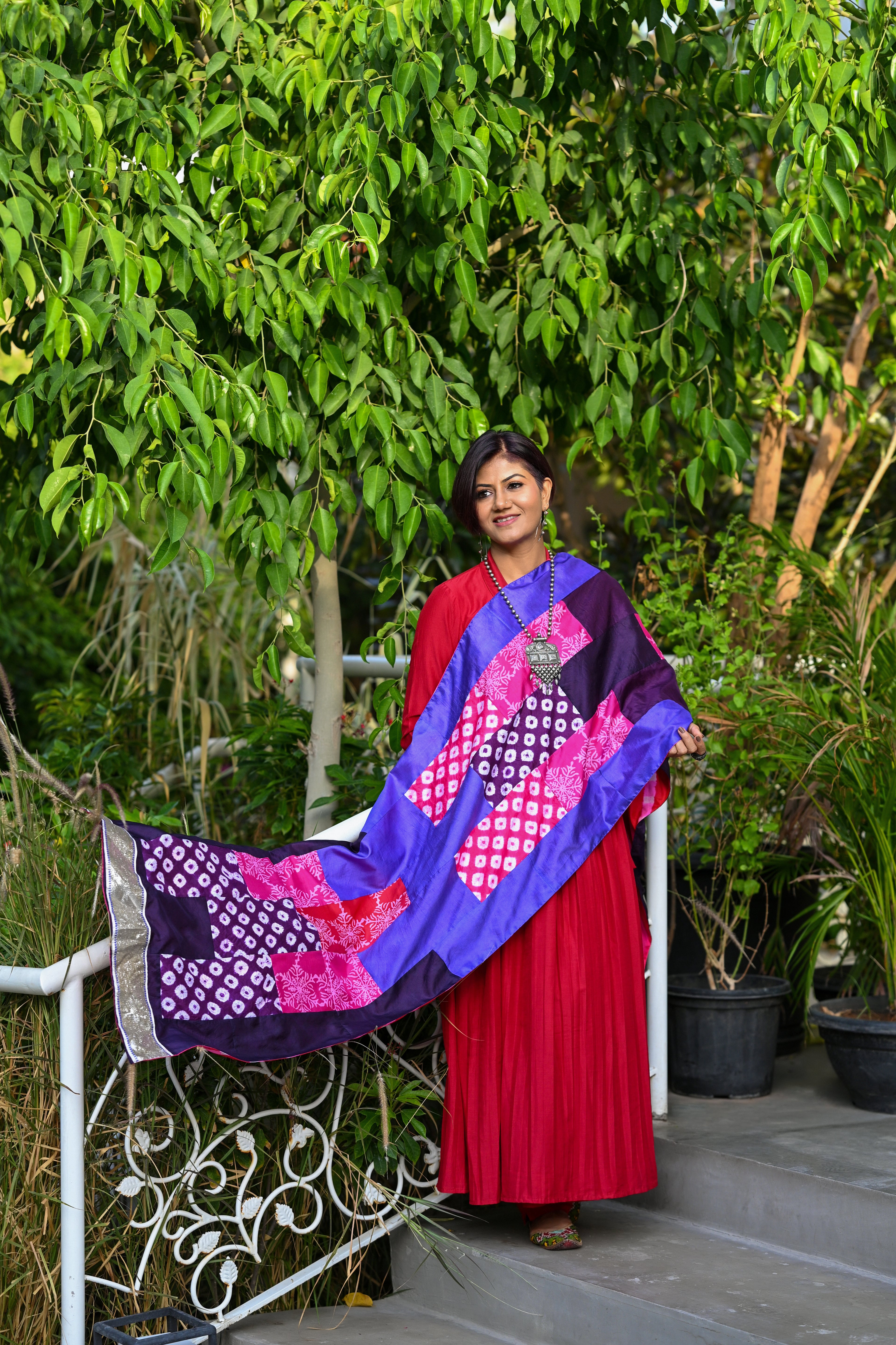 PINK-PURPLE BAARADOZI PATCHWORK REVERSIBLE SILK STOLE WITH LAMPI BORDER