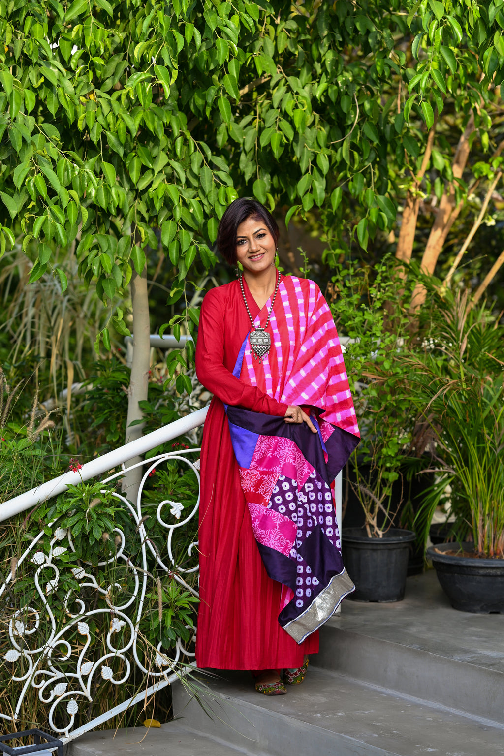 PINK-PURPLE BAARADOZI PATCHWORK REVERSIBLE SILK STOLE WITH LAMPI BORDER