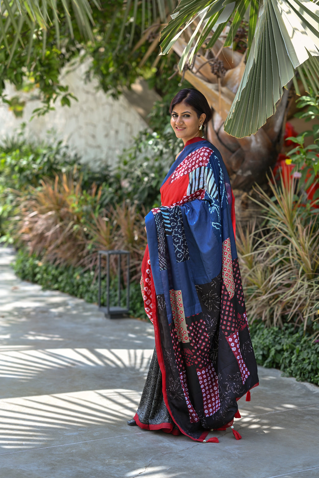 RED-BLACK BAARADOZI PATCHWORK REVERSIBLE SILK SAREE