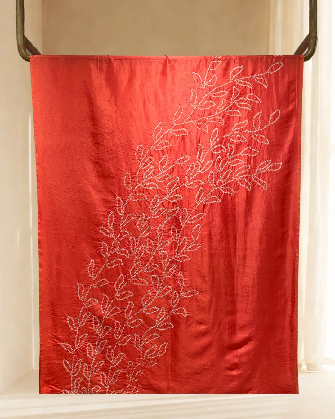 RED CENTER PANEL LEAF BANDHANI SILK FABRIC