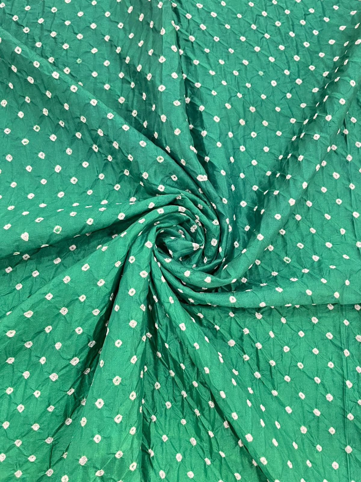 GREEN BORDER ALL OVER DOT BANDHANI SILK FABRIC